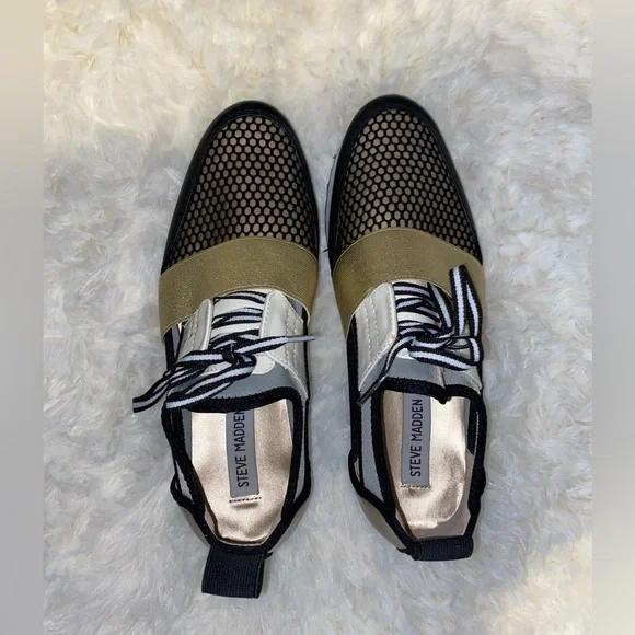 Steve Madden Arctic Slip On Shoes - Picture 2 of 4